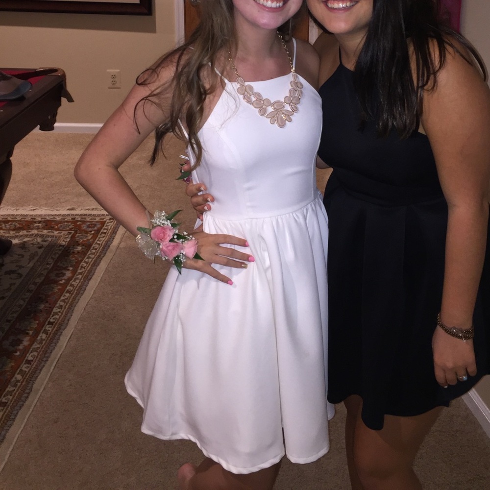 White homecoming/graduation/bridal dress